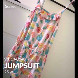  - Jumpsuit i Stl. 134/140. 25kr + frakt🛍