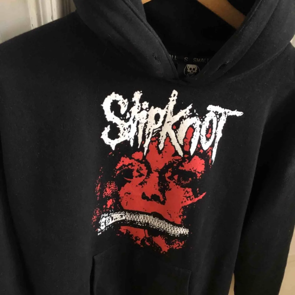 Hoodie Slipknot. Kan hämtas i Uppsala eller skickas mot fraktkostnad . Hoodies.