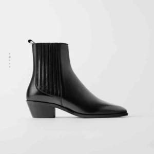  - New, never worn Original price 799kr. Real leather  Very beautiful but bought similar pair. But forgot to return. Postage dose not included. We can meet up in Central of Göteborg 