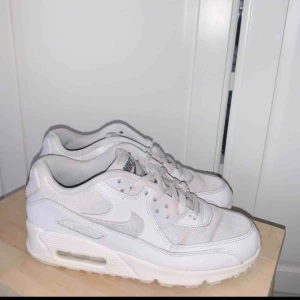  - Storlek: 38,5  Ordninariepris: 1050