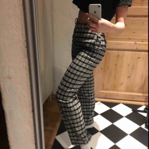  - snygga byxor från zara, frakt: 60 kr! 