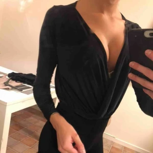  - Oanvänd body, lappar kvar. 