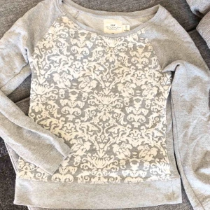  - Blus H&M Storlek S Bra skick 40 kr