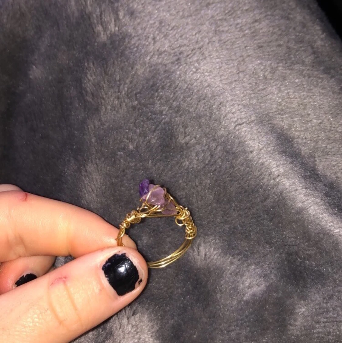 Guldring med lila kristall - 91