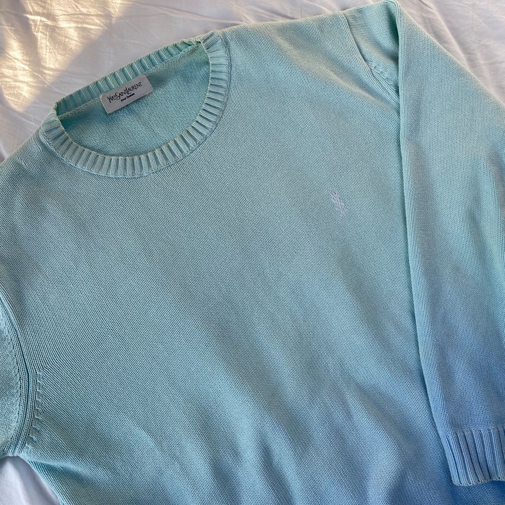 Vintage ysl tröja! Sjukt rare color! Fading blue 🧿🥶💙🥏💧💦📘 Oversized M/ L. Stickat.