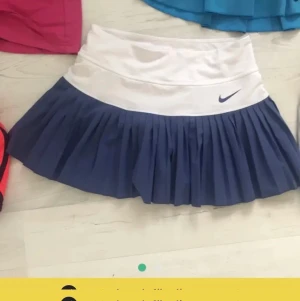 Nike Tennis kjol - Kommer ej till användning❤️ en tenniskjol, storlek M i barn❤️