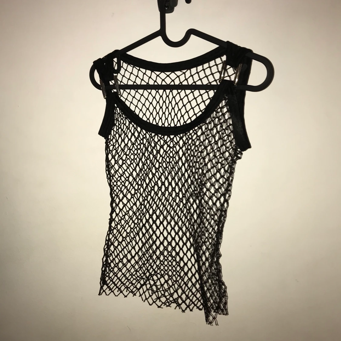 Nättopp med spännen 