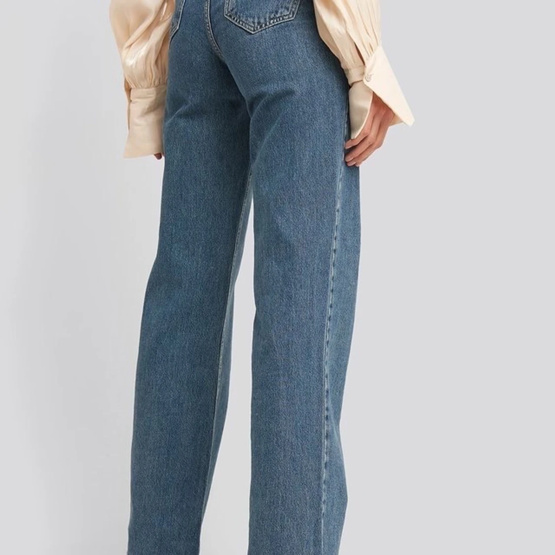 High waisted jeans and wide legs - 90
