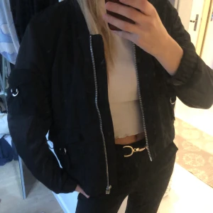 Oversized bomberjacka - Bra skick, knappt använd
