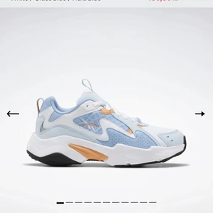 Reebok skor - Köpte dessa skor i somras men det blev inte att jag ändvände dem! Skitsnygga och sitter väldigt sköt på foten! Andvända ca 3 gånger. Kan mötas i Karlstad, köper står för frakten.💗       Nypris : 699kr