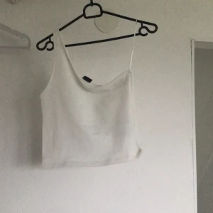 Gina - Säljer min snygg one shoulder top ifrån Gina❤️