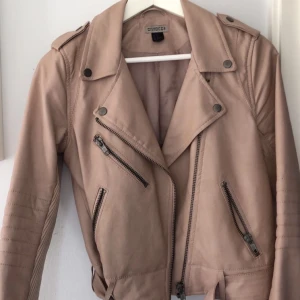 Skinnjacka - Storlek 34, använt skick