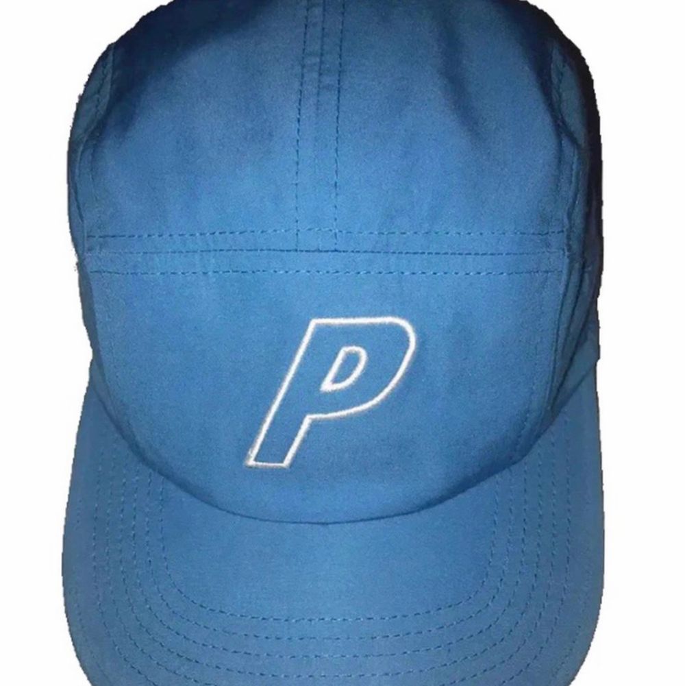 Palace Baby blue keps, Aldrig använd, Strl S/M, Äkta, Buda!!. Accessoarer.