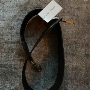  - Helt oanvänt kort väskband från Carin Wester💕