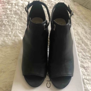  - Fina skor som tyvärr aldrig kommer till användning. Köpare står för frakten!☺️