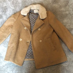 Vårkappa - En superfin vårkappa ifrån zara som tyvärr inte används. Storlek 152 men passar mig som är en XS