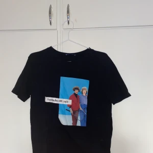 T-shirt från Zara - asball tröja från Zara! I nyskick. möts upp i hela sthlm eller fraktar mot fraktkostnad <3