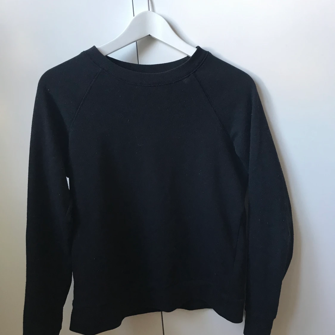 Svart sweatshirt 