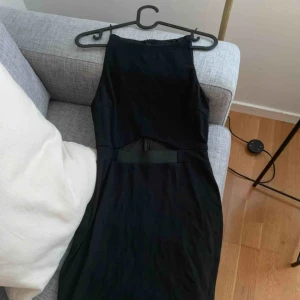  - Klänning från Nelly i storlek 40 