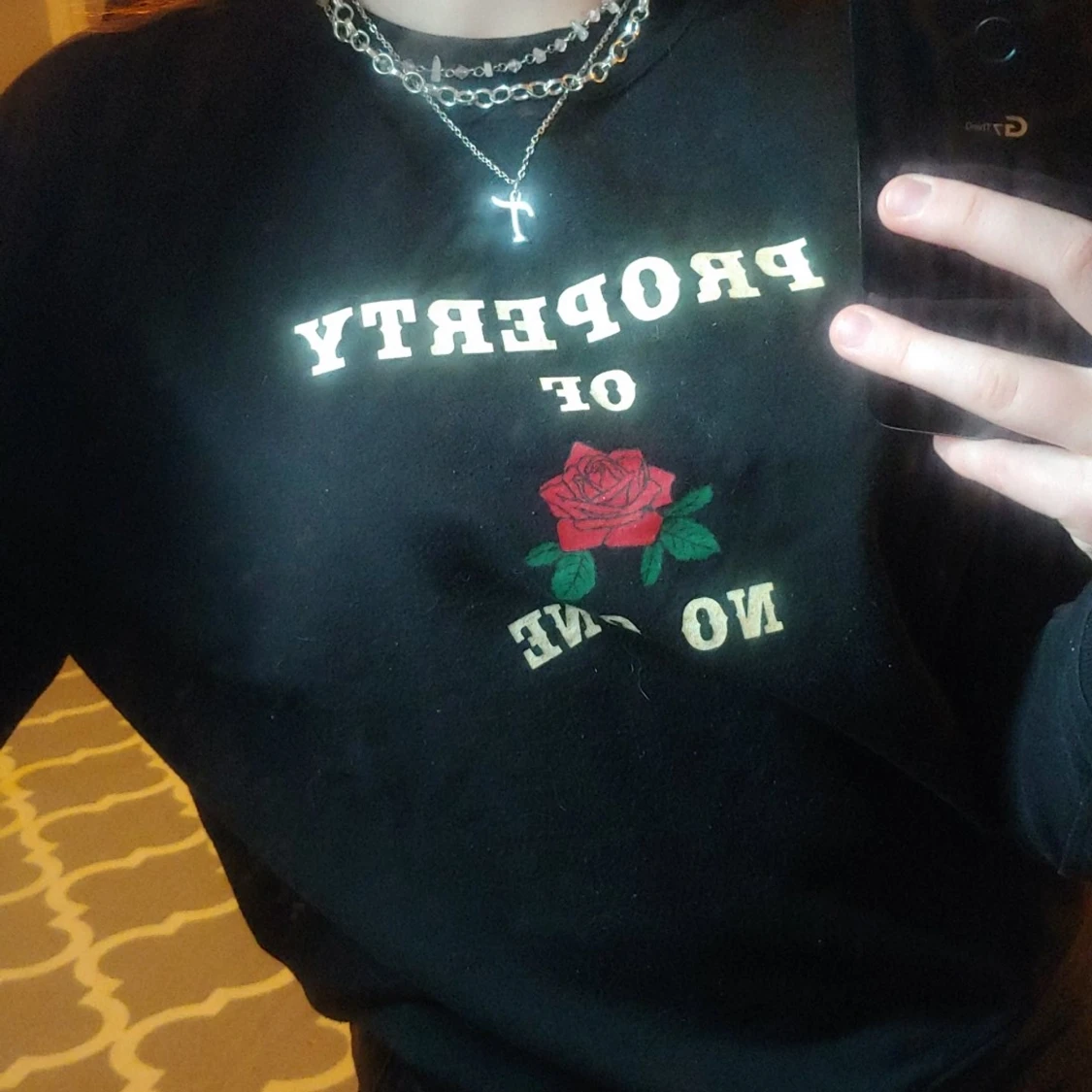 Svart tröja med tryck storlek S - 90