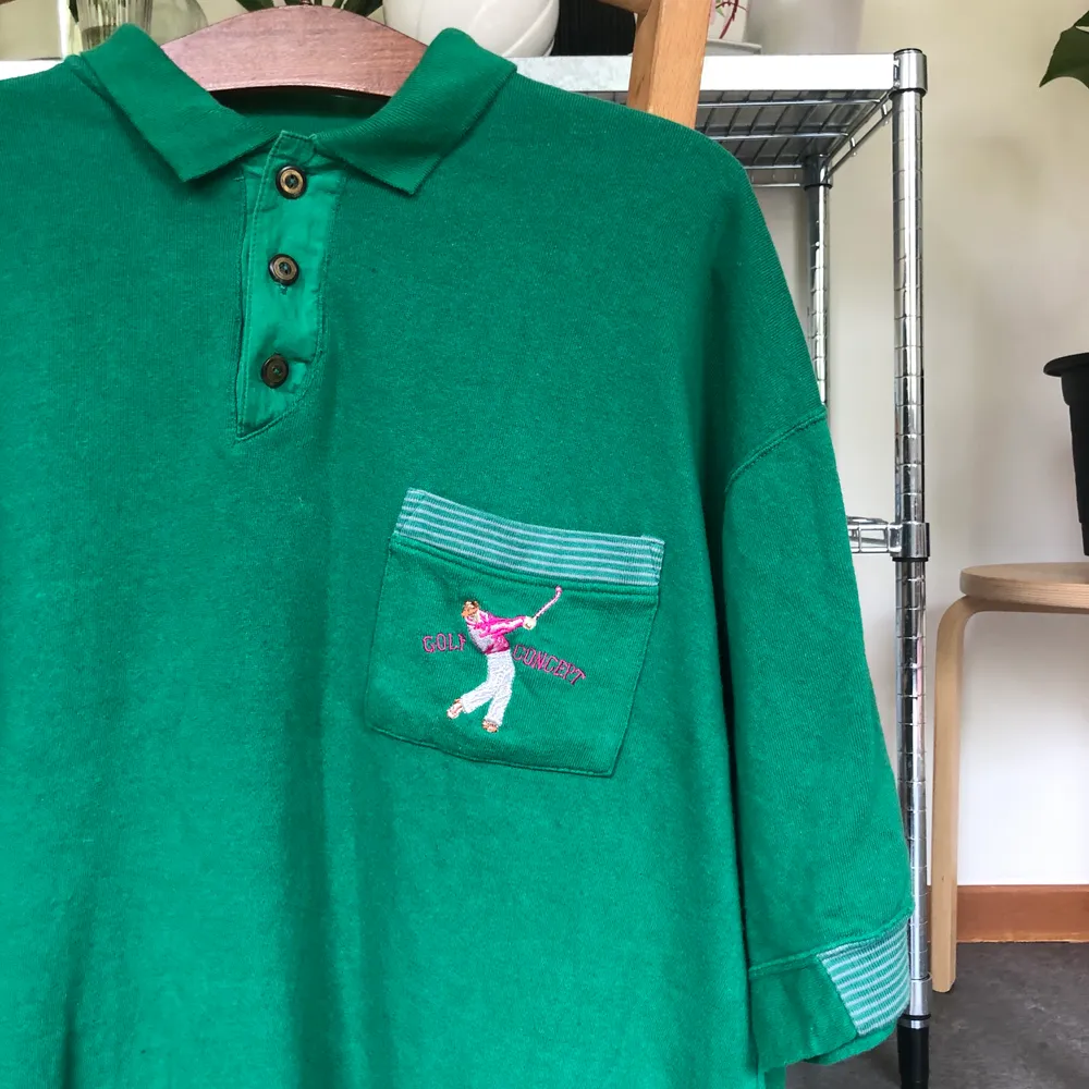 Rolig tröja med söt rosa golfdetalj. Sweatshirt material.. Tröjor & Koftor.