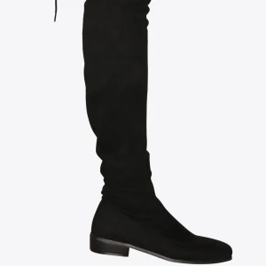Over The knee boots storlek 38 - Säljer dessa over knee boots i mocca eftersom de inte kommer till användning. Endast använda en gång så därför i mycket fint skick! Knytning längre upp(syns på andra bilden) 