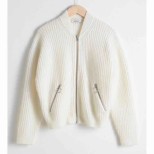  - Vit ylle cardigan från Other Stories  Fint skick 