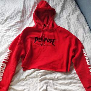 Croppad hoodie - 110 kronor med frakt inkluderad :) 