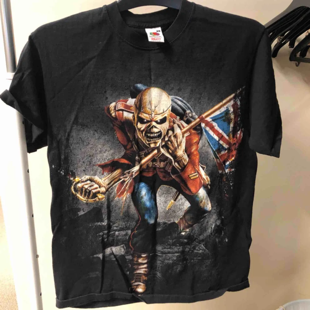Iron Maiden - Kan hämtas i Uppsala eller skickas mot fraktkostnad . T-shirts.