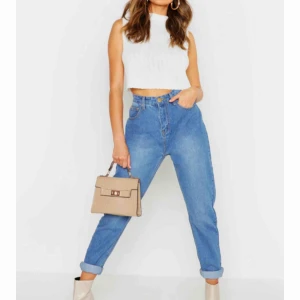  - Mom jeans strl 38 prislapp kvar