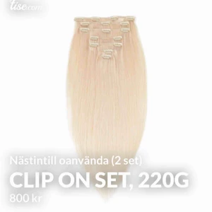  - 2 clip on set=220g löshår! Äkta från rapunzel, behandlat 2 ggr med silverschampo. Ej frissigt eller skadat! Superbra kvalité och passar både tjockt och tunt hår. Är en superljus blond färg, se bild 2&3 för mest lik färg. Frakt ingår, nypris 2400kr
