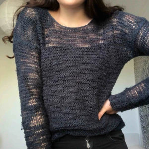  - Mörkblå stickad tröja ifrån JC 💕