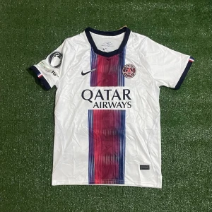 PSG 26/27 Tröja - Säljer denna riktigt snygga tröjan till ett riktigt bra pris. Skriv till om ni är intresserade eller har andra funderingar!