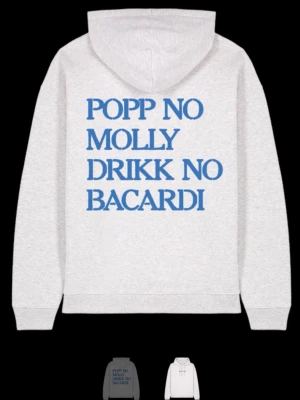 Soppgirobygget hoodie - Ljusgrå hoodie med stor blå text på ryggen: 'POPP NO MOLLY DRIKK NO BACARDI' från soppgirobygget. Knappt använd. Lägg prisförslag om ni vill på de😌