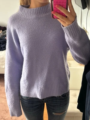 Purple turtleneck - Beautiful purple turtleneck knit sweater with a cozy, elegant feel and a timeless silhouette. Perfect for creating a chic and effortless outfit. A trendy wardrobe essential that works perfectly for autumn, winter, and everyday styling.  * Size M * Purple color * Soft knitted material * Classic turtleneck design * Trendy and timeless * Easy to dress up or down * Great condition 