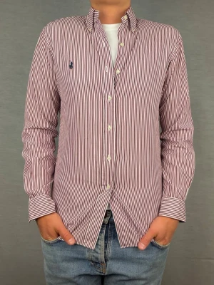 Ralph lauren skjorta röd/vit S - Supersnygg randig ralph lauren skjorta. Size S! Modellen är 180. Rekomenderad längd: 175-180cm. Fint skick. Hör av dig vid intresse 🤩