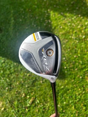 TaylorMade RBZ golfklubba - Säljer en TaylorMade RBZ golfklubba, modell RocketBallz Stage 2. Skaftet är i L-Flex. Funkar även för juniorer som ej har sån snabb swing hastighet!