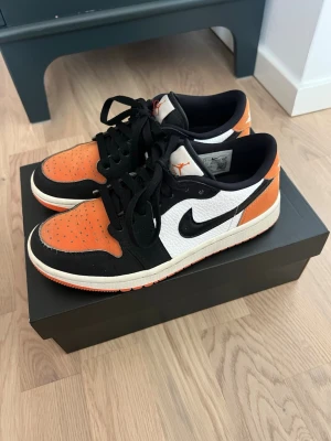 Jordan Golf skor - Slutsålda. Kvitto finns.