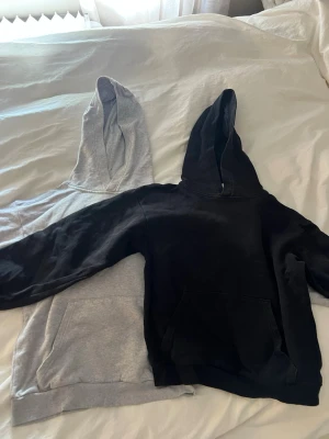 Hoddie, grå och svart - Jätte bekväma och går att ha till allt. Använt fåtal gånger.