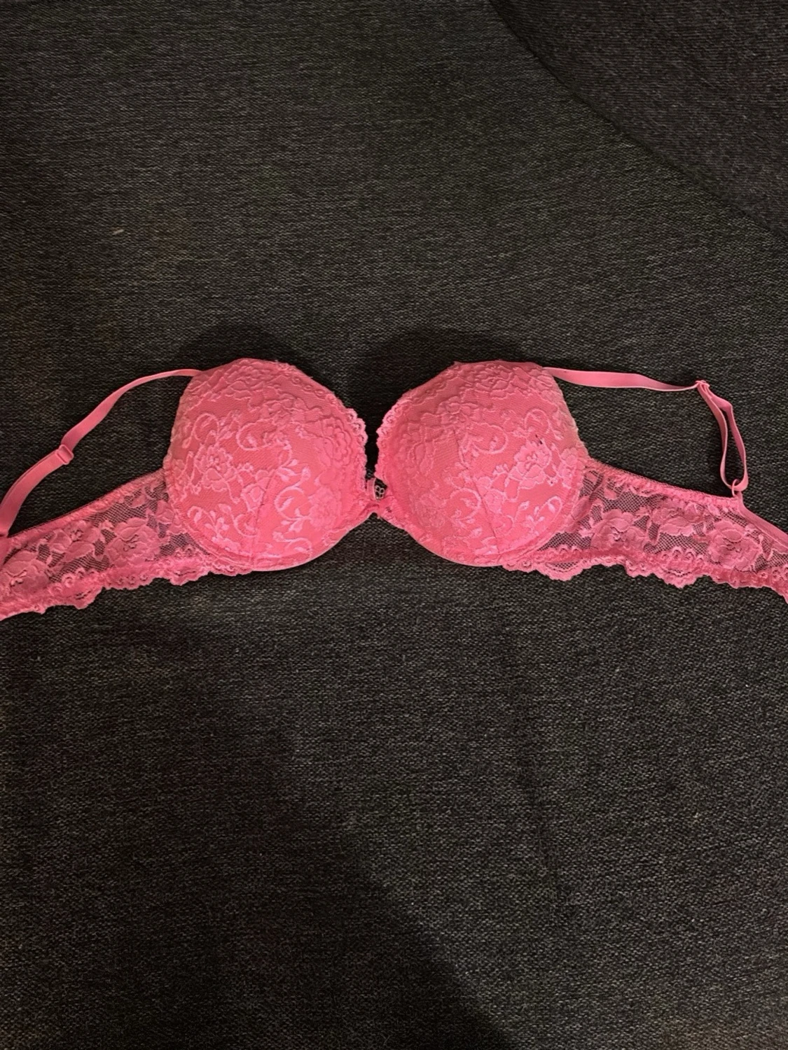 Rosa spets-bh med vadderade kupor