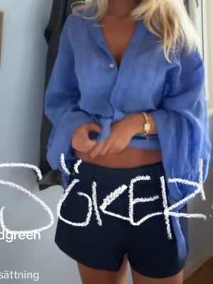 Blå linne skjorta  - Söker denna blåa skjorta från Zara med knytärmar!