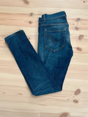 Dondup jeans - Jeans från DonDup i modellen George. Storlek 30. Inga defekter. 