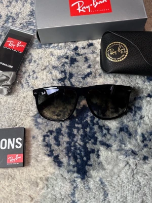 Svarta rayban boyfrend - -