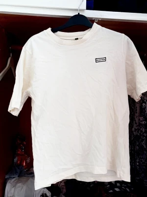 Vit t-shirt från Hunter  - Helt ny 