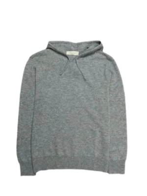 Sayless hoodie - Säljer en stilren grå hoodie med långa ärmar och en klassisk huva. Perfekt för en avslappnad look. Kashmir i storlek M men passar nog bäst S då dom är små i storleken tar även emot byten!🤗
