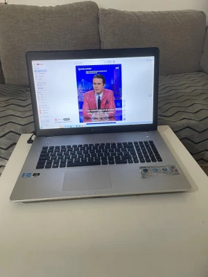 17 tums,ASUS N76V, Intel Core i7 , 16 GB Ram, NVIDIA GeForce 2GB - 17 tums,ASUS N76V, Intel Core i7 , 16 GB Ram, NVIDIA GeForce 2GB  ASUS N76V Series laptop med en Intel Core i7-processor och  NVIDIA GeForce GT 630M 2 GBgrafikkort.  Den har 16 GB RAM och en 750 GB hårddisk. Operativsystemet är Windows 10 17.3 tums  Fin skick Funkar snabbt  Laddare ingår