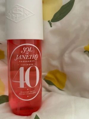 Sol de Janeiro Cheirosa 40 Parfymmist - Se bild för hur mkt som är kvar. ( den stor förpackningen)