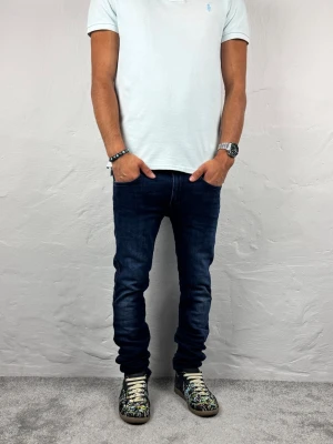 Replay jeans  - Ett par riktigt snygga jeans från Replay i storlek W28 L32 i modellen Anbbas 