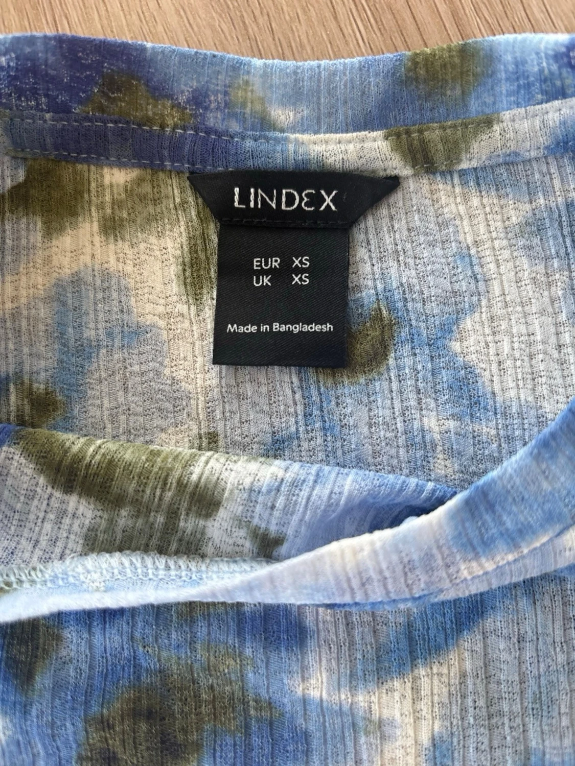 Blommig meshtröja från Lindex - 2