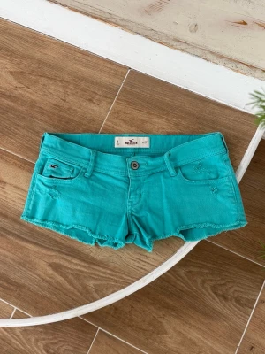 Hollister turkosa Lågmidjade shorts  - Frakt 24h. 